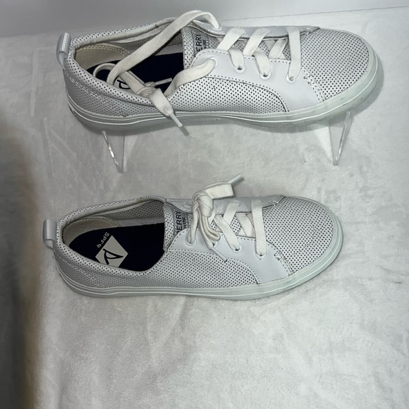 Sperry Shoes - Women’s Sperry white crest vibe gym shoe/sneaker. Size 8. EUC.